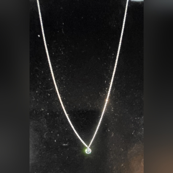 NWOT Dainty Faceted Crystal Necklace - Picture 2 of 5